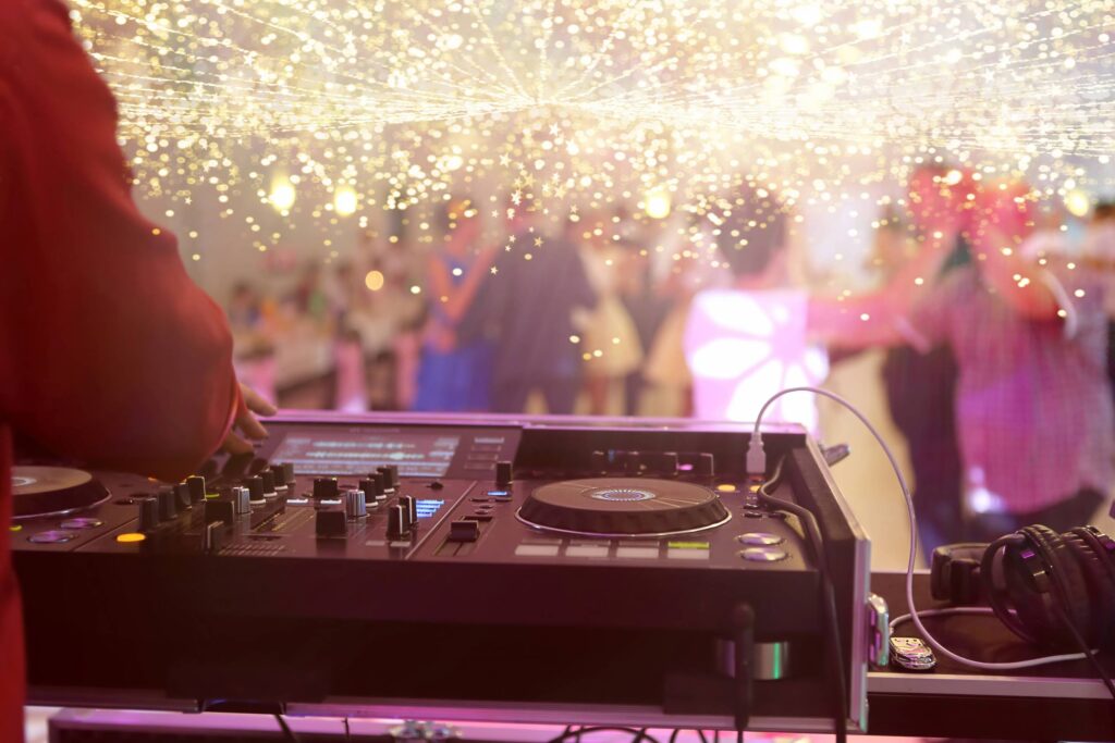 Top 5 Things to Look For When Hiring a Professional Long Island Wedding DJ
